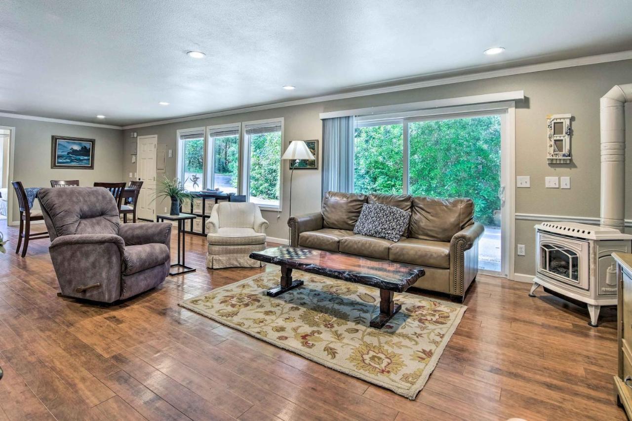 Coos Bay Retreat Less Than 2 Mi To Marina And Casino! מראה חיצוני תמונה